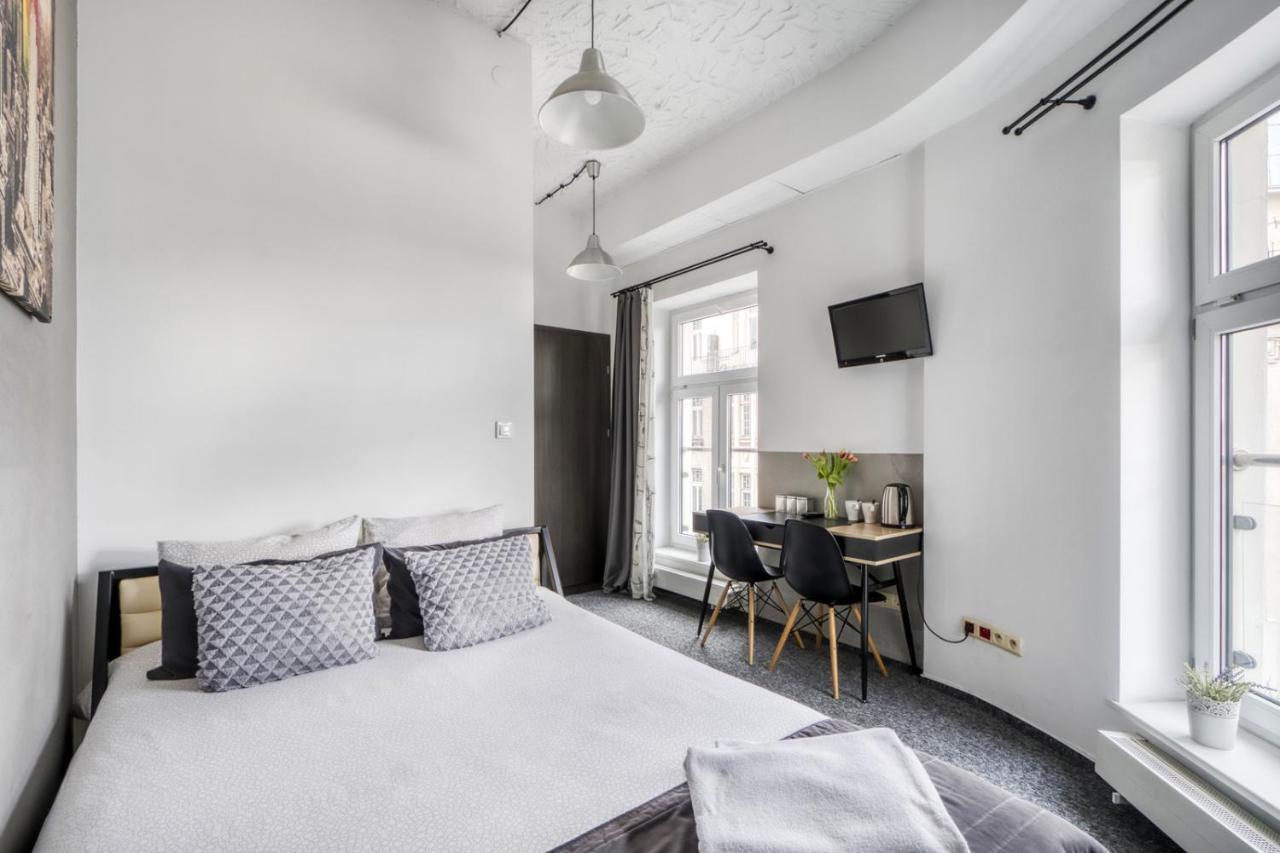 Mish Mash Nowogrodzka Hostel Varsó Kültér fotó