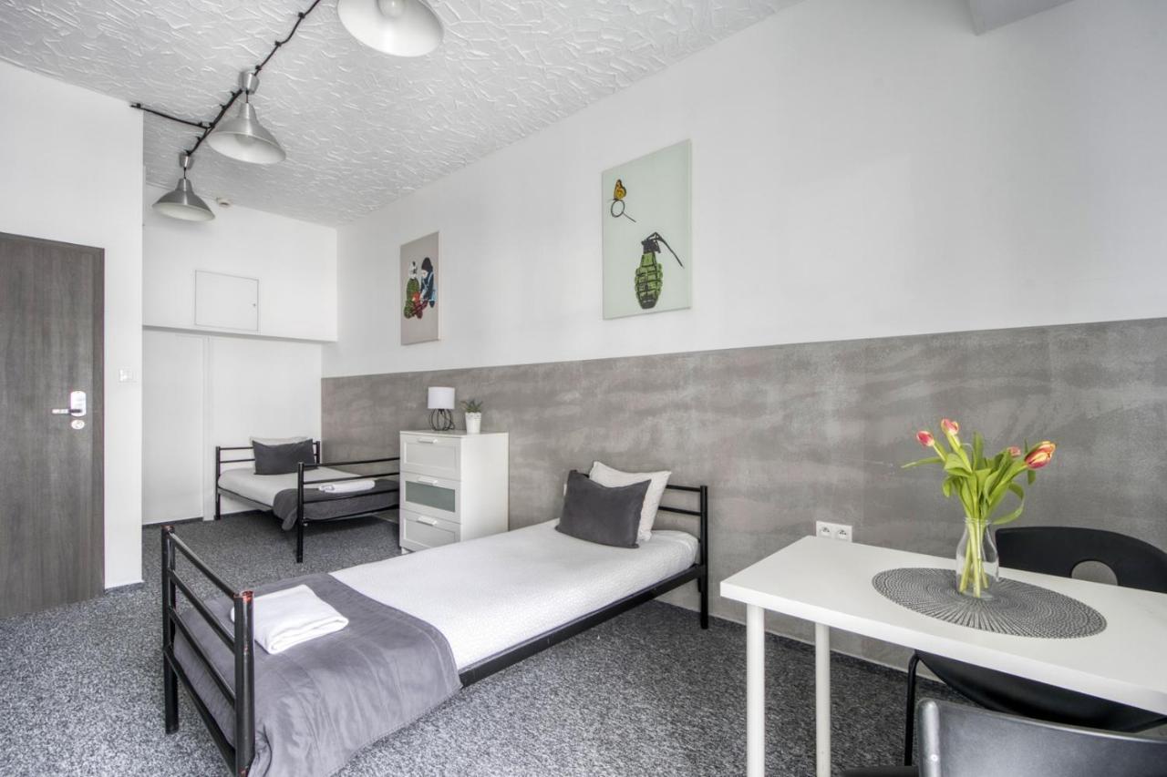 Mish Mash Nowogrodzka Hostel Varsó Kültér fotó