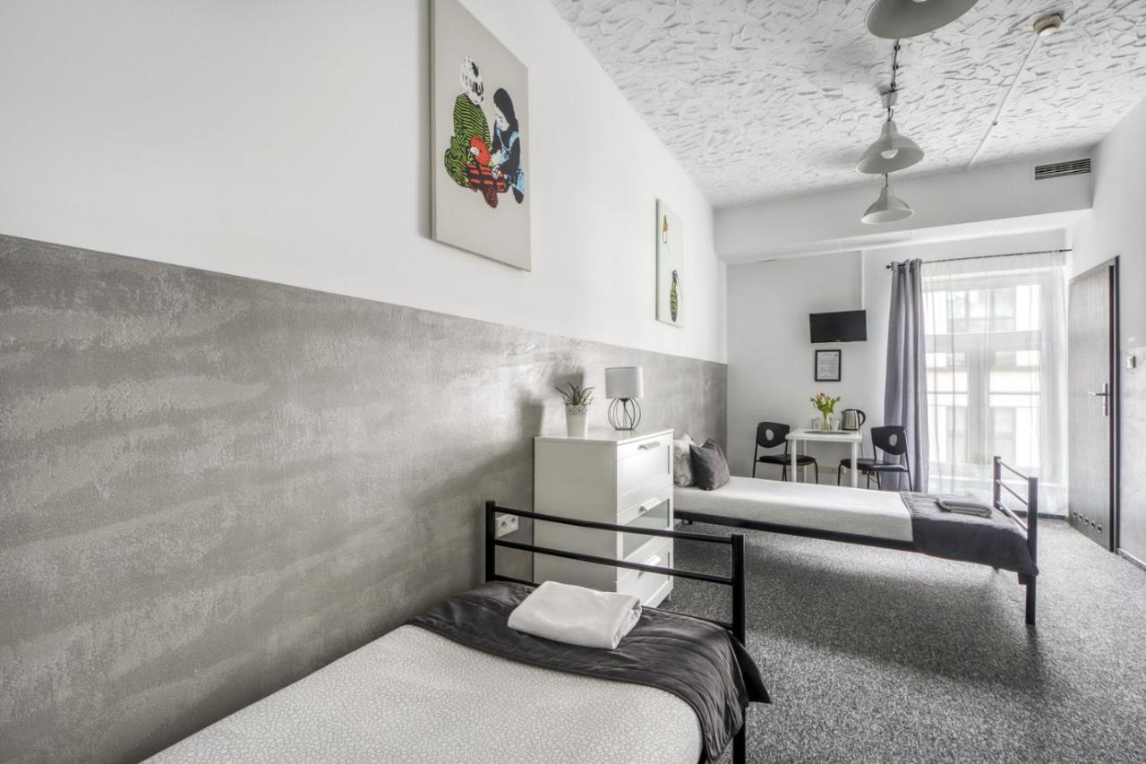 Mish Mash Nowogrodzka Hostel Varsó Kültér fotó