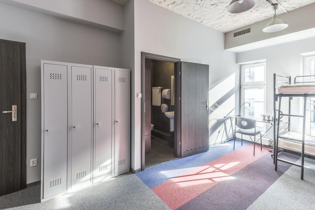 Mish Mash Nowogrodzka Hostel Varsó Szoba fotó