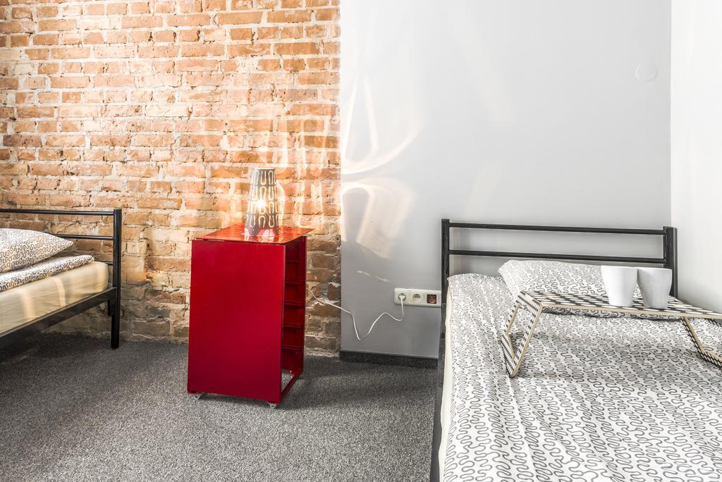 Mish Mash Nowogrodzka Hostel Varsó Szoba fotó