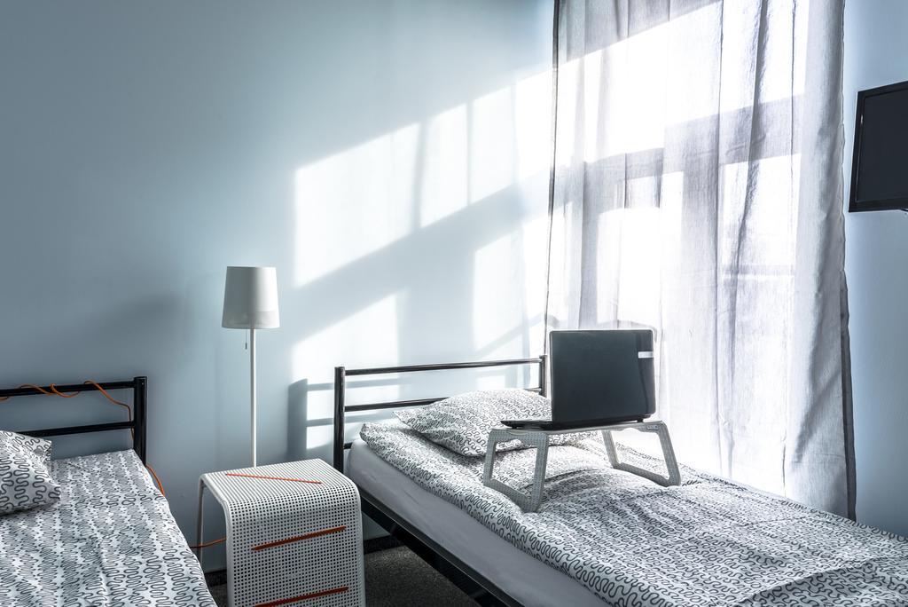 Mish Mash Nowogrodzka Hostel Varsó Szoba fotó