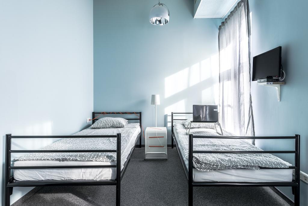 Mish Mash Nowogrodzka Hostel Varsó Szoba fotó