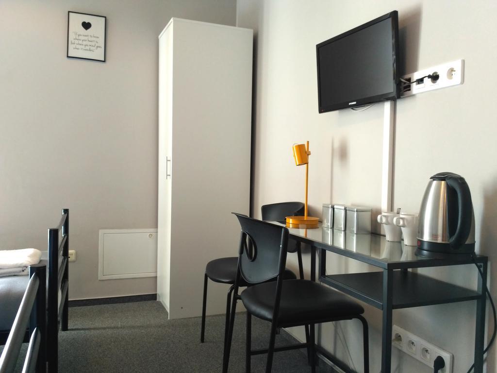 Mish Mash Nowogrodzka Hostel Varsó Kültér fotó